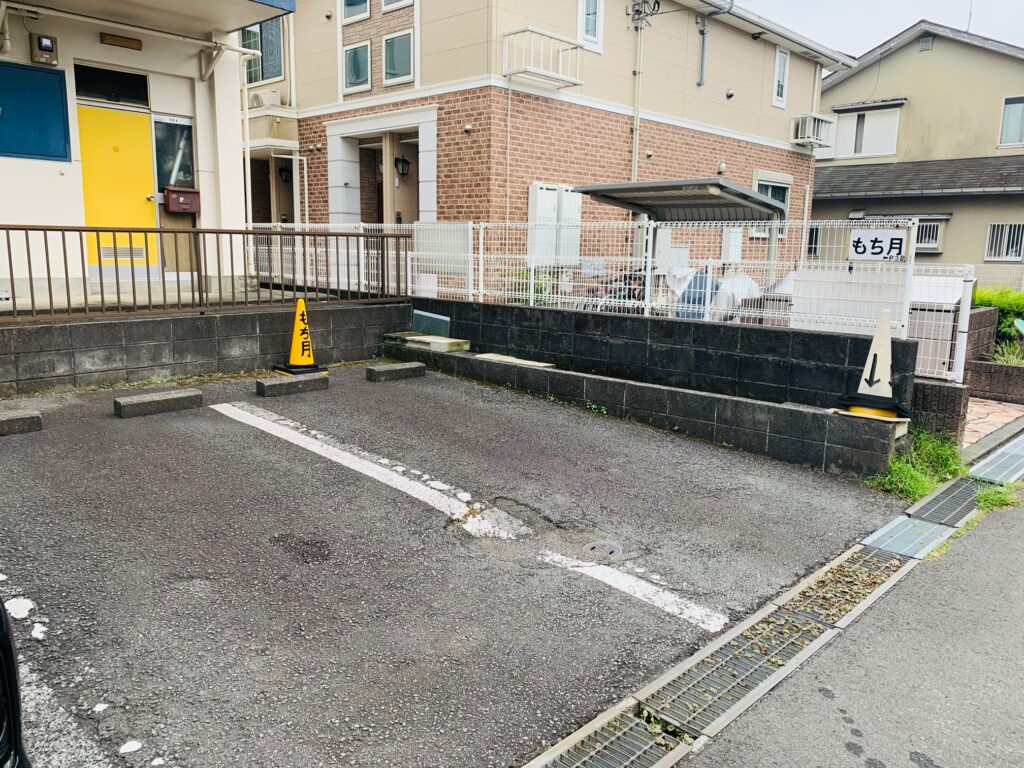 玄蕎麦もち月の駐車場
