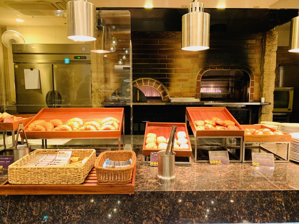鬼怒川温泉ホテルの朝ブッフェ「焼き立てパン」